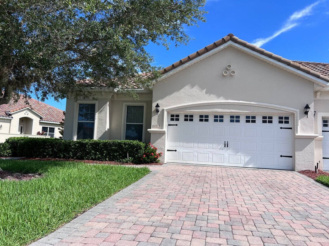 Primary Photo - Cypress Reserve - 3 bedroom 2 bath townhouse
