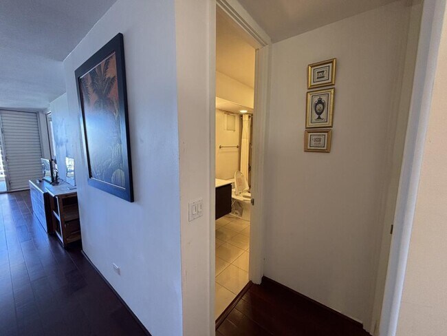 Foto del edificio - 469 Ena Rd