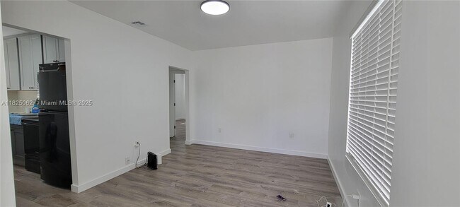 Foto del edificio - 1520 NW 69th St