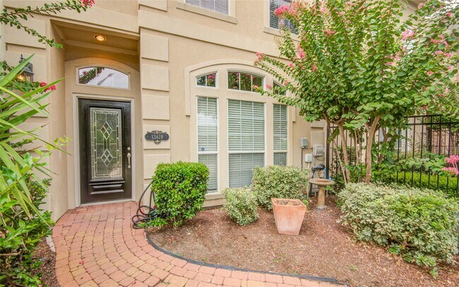 Building Photo - 13619 Brookbluff Ln