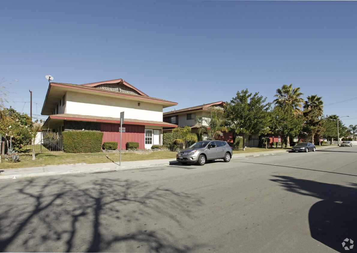 Primary Photo - 859-897 E Monterey Ave