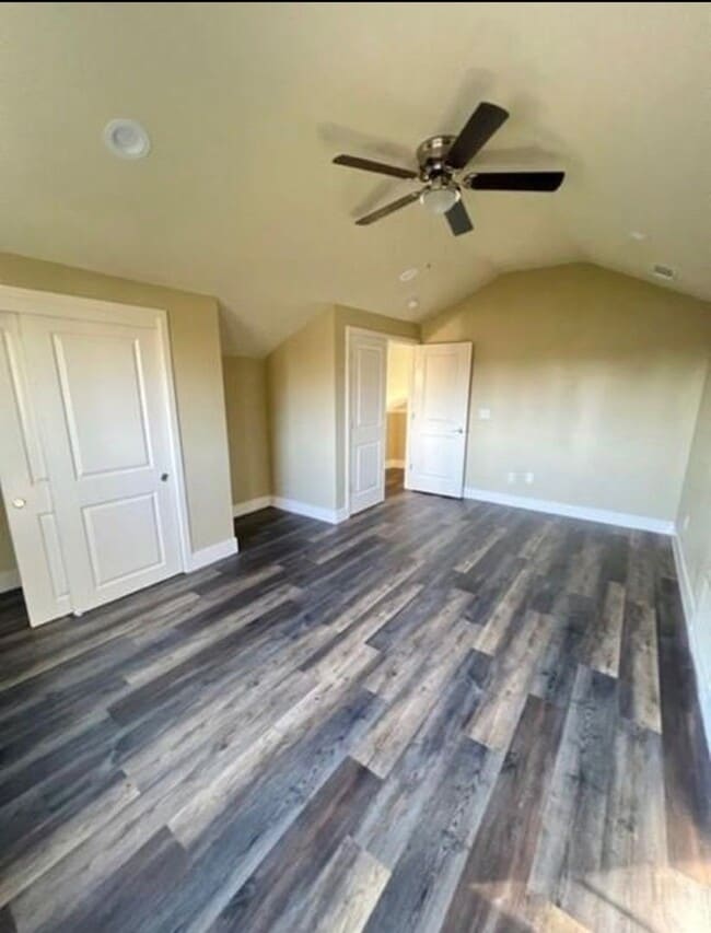 Building Photo - Nicely updated home in established Turlock...