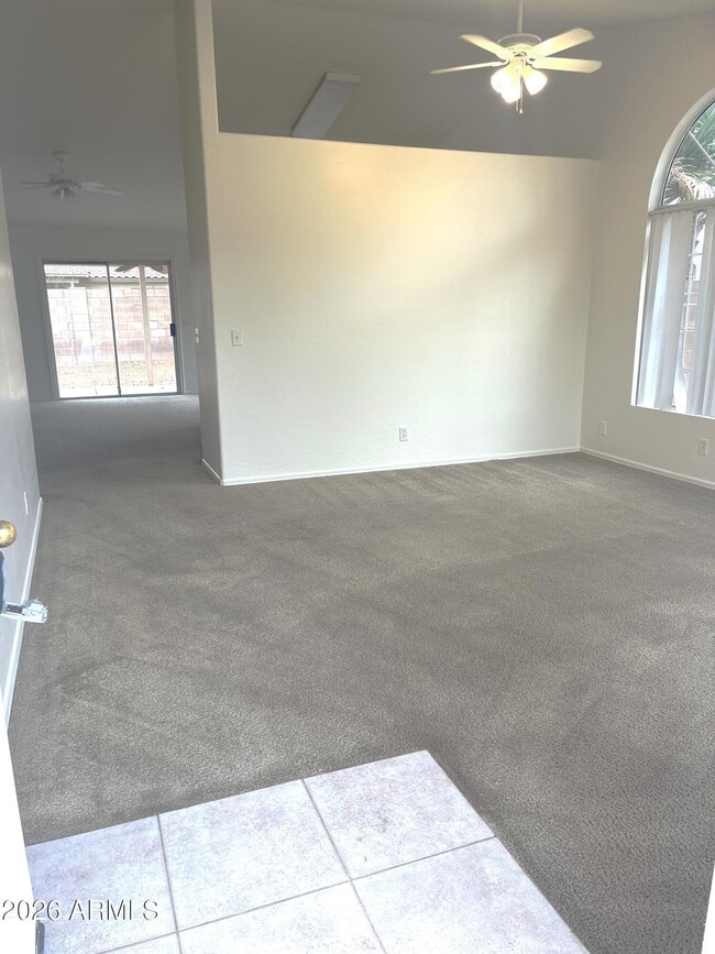 Foto del edificio - 2950 E Tyson Ct