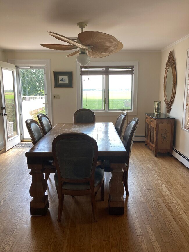 Building Photo - 3177 Sound Ave