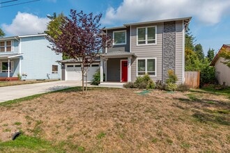 Building Photo - 1223 S Leahy Dr
