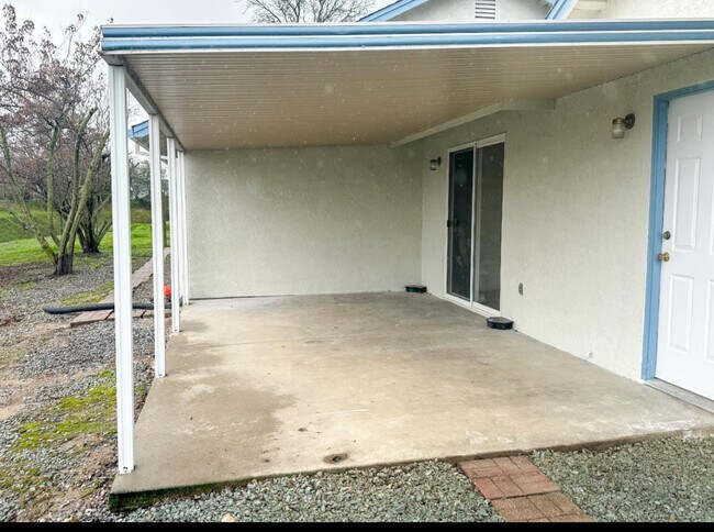 Foto del edificio - 3253 Laurie Ct