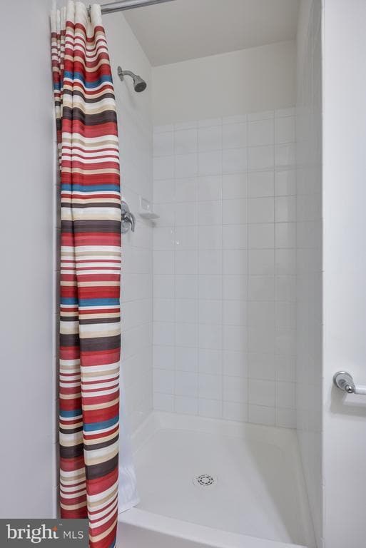 Building Photo - 490 N Palace Dr