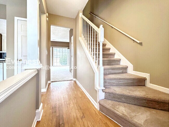 Foto del edificio - 2521 Heyoak Ct