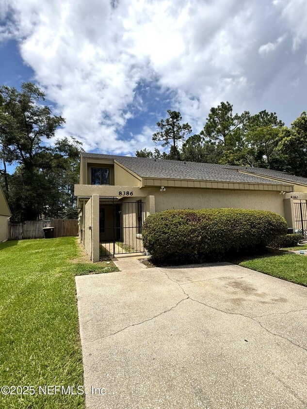 Primary Photo - 8386 Windypine Ln