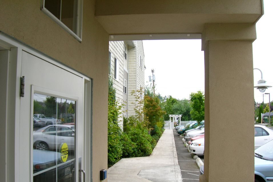 Foto del edificio - 10130 W Riverside Dr