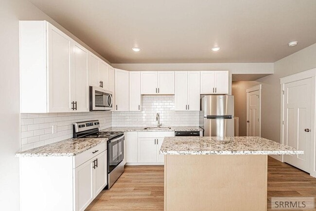 Building Photo - Bake Place 3 Bed 2.5 Bath New Build