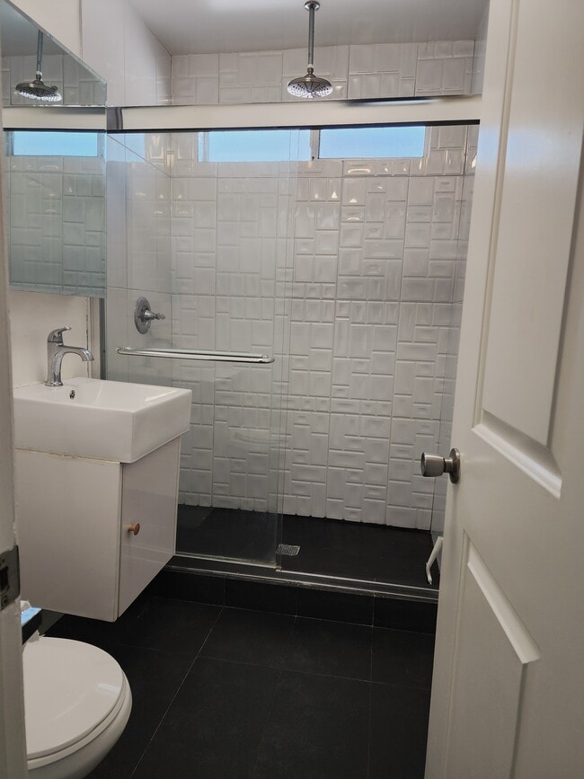 Bathroom - 2119 N Beachwood Dr
