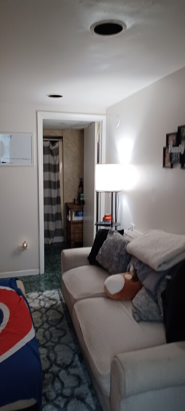 Foto principal - 1504 W Victoria St