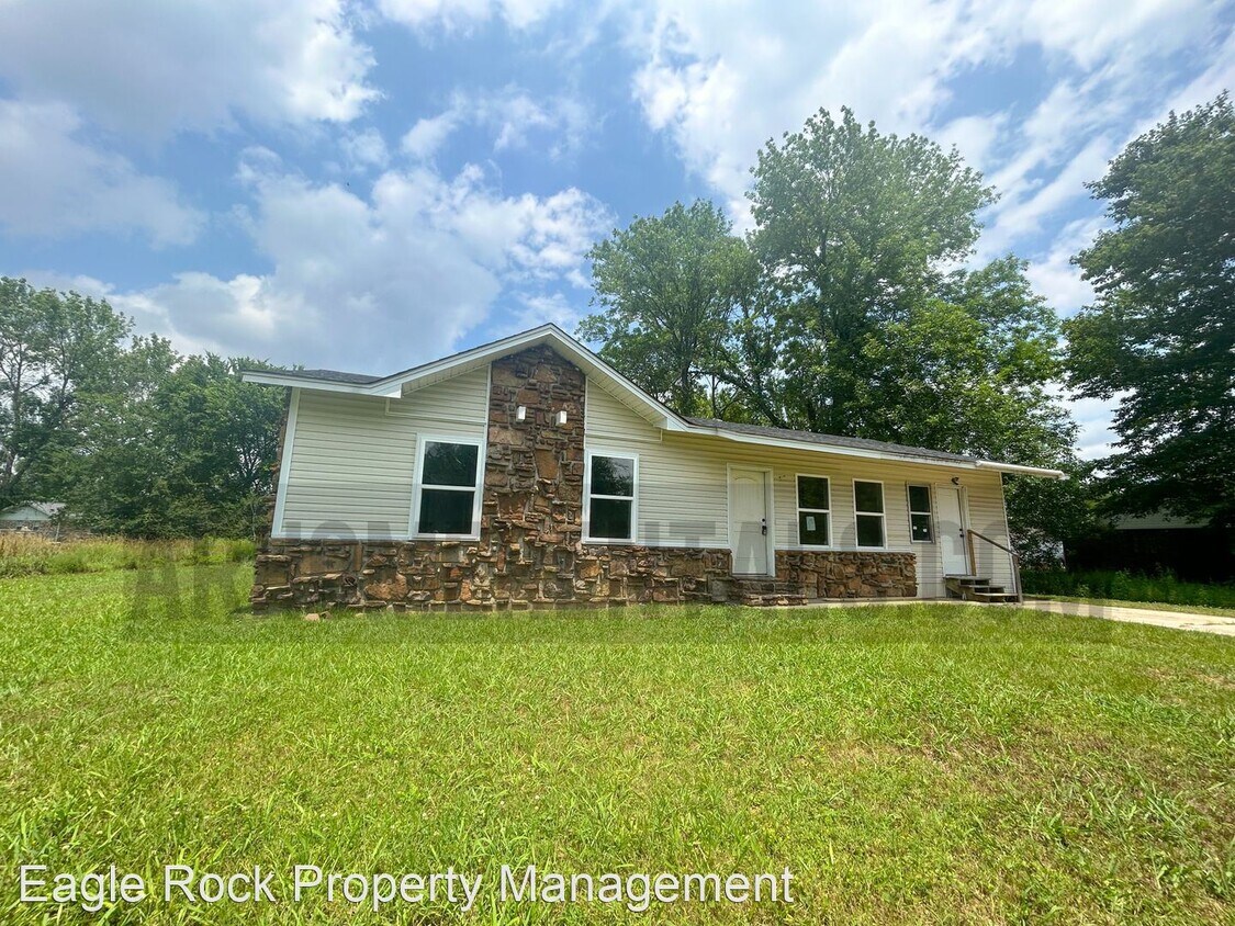 Primary Photo - 4 br, 2 bath House - 9 Mary Drive