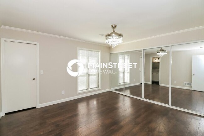 Building Photo - 3 Bedroom Pet-Friendly Home in Marietta, GA with Main Street Renewal