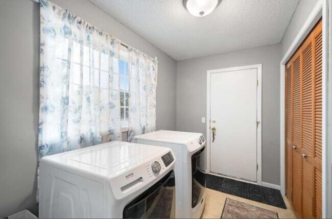Foto del edificio - 1200 Prairie St NW