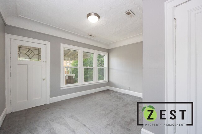 Foto del edificio - 3783 Tyler St
