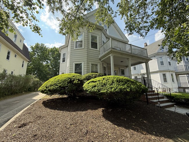Building Photo - 14 Marlboro St
