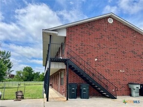Building Photo - 412 Alpine St
