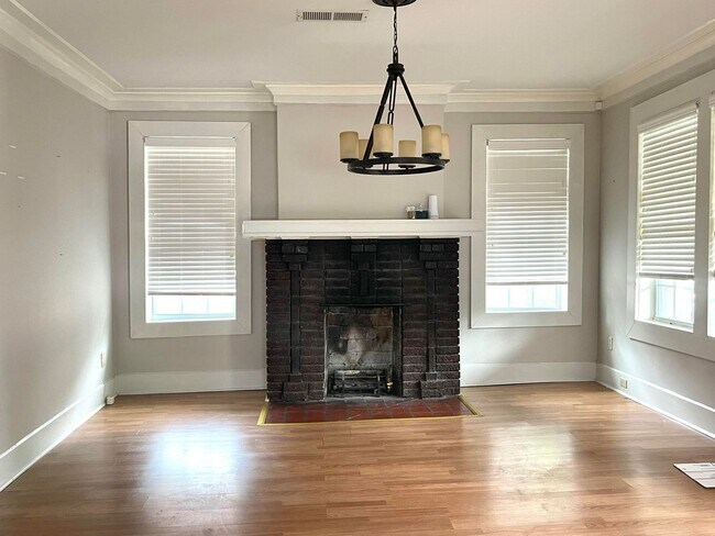 Foto del edificio - 4 Bedroom Home Now Available in the Midtow...
