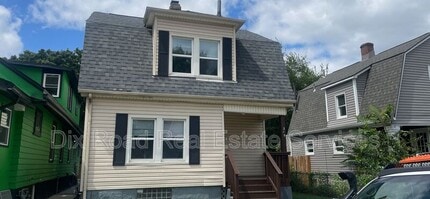 Building Photo - 215 S Hedges St