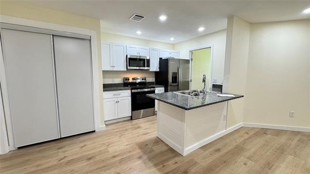 Foto principal - 2309 Balsam Dr