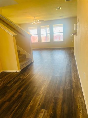 Building Photo - 9200 Goldenview Dr