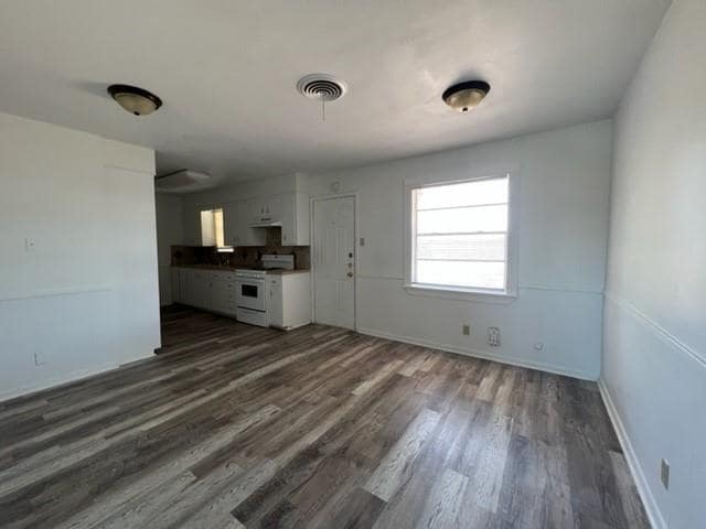 Building Photo - 5226 Belton St