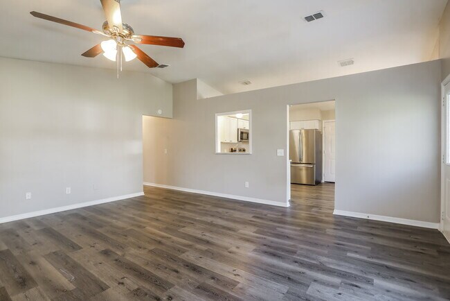 Foto del edificio - 1638 Sandy Hollow Loop