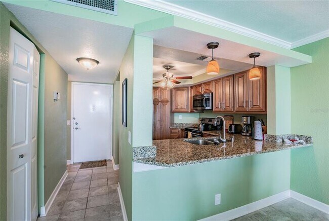 Building Photo - 6295 Bahia Del Mar Cir