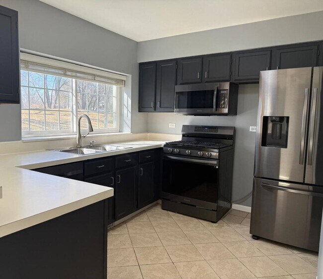 Foto del edificio - 295 Chrisman Dr