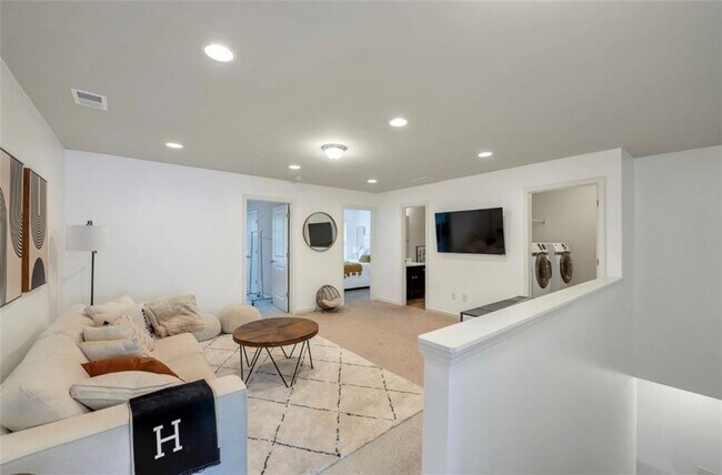 Building Photo - 378 Mulberry Row