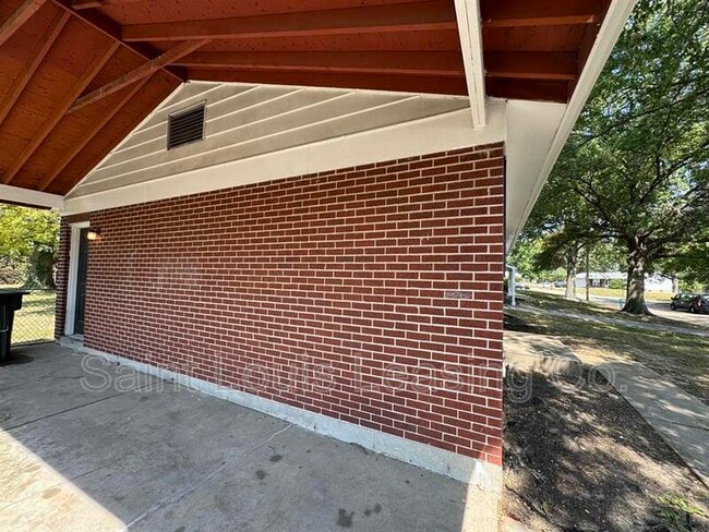 Building Photo - 10423 Tanner Dr