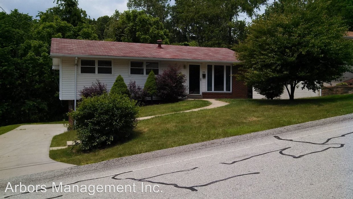 Primary Photo - 121 Black Hills Rd