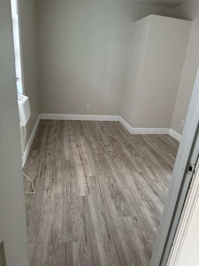 Foto del edificio - 2205 E 5th Ave