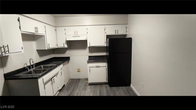 Foto del edificio - 1075 E Desert Inn Rd
