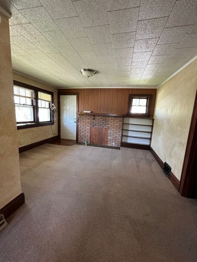 Building Photo - 2521 Iowa St