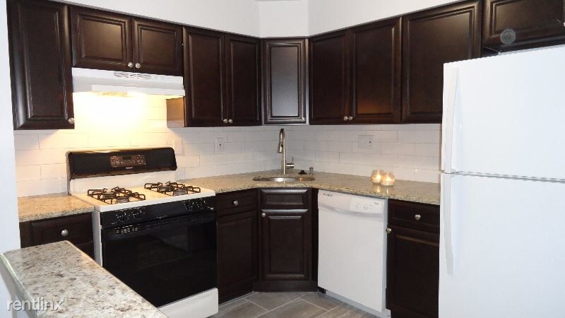 Primary Photo - 2828 Brighton Pl