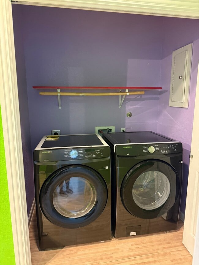 Building Photo - 7813 Canal St