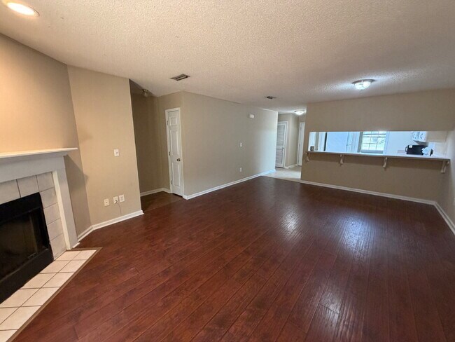 Building Photo - Unit #1 in triplex available FOR RENT in Taylor, AL