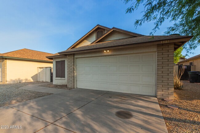 Foto del edificio - 7331 W Paradise Dr