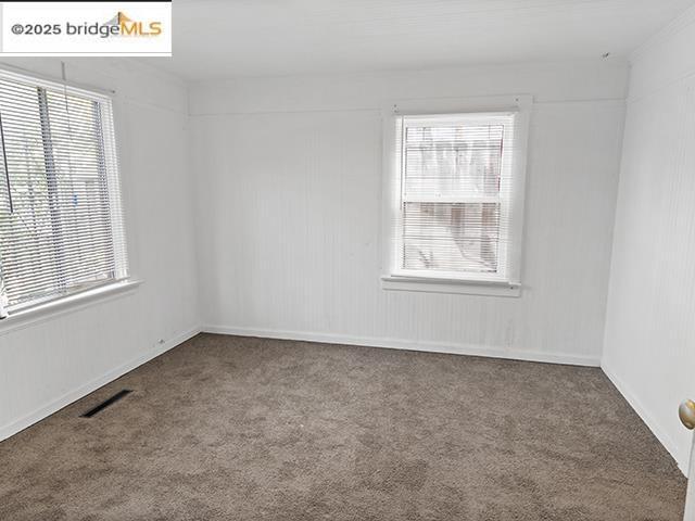 Foto del edificio - 1655 E 32nd St