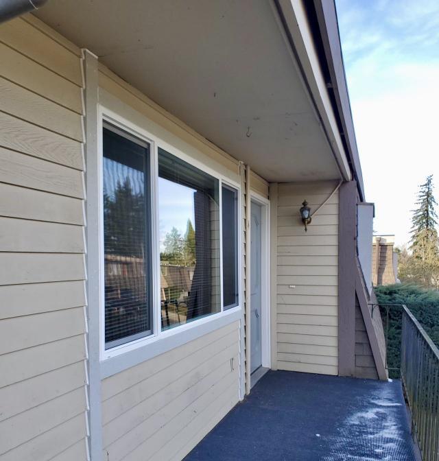 Building Photo - 2 bedroom in Bellevue WA 98007