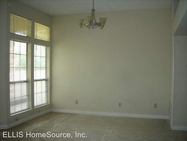 Building Photo - 11416 Summertree Ln