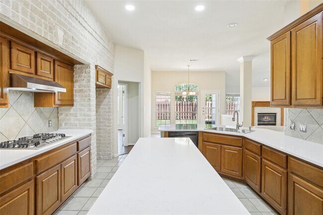 Building Photo - 10120 Treasure Island Dr