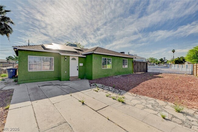 Foto del edificio - 1720 E Carson Ave
