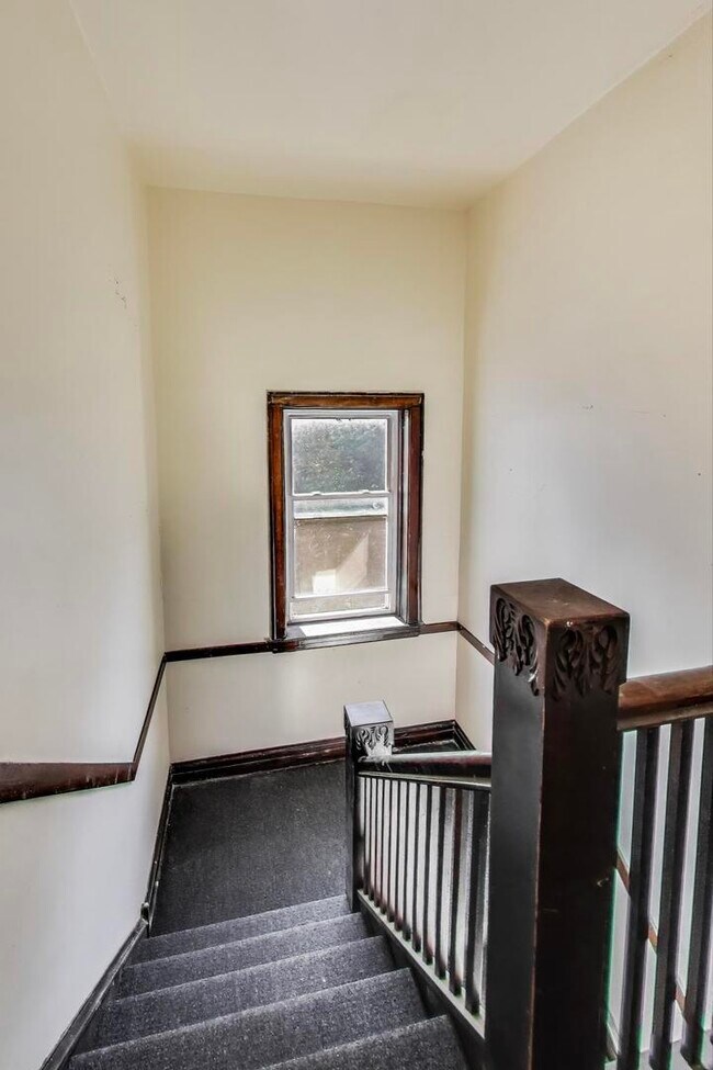 Foto del edificio - 5015 N Springfield Ave