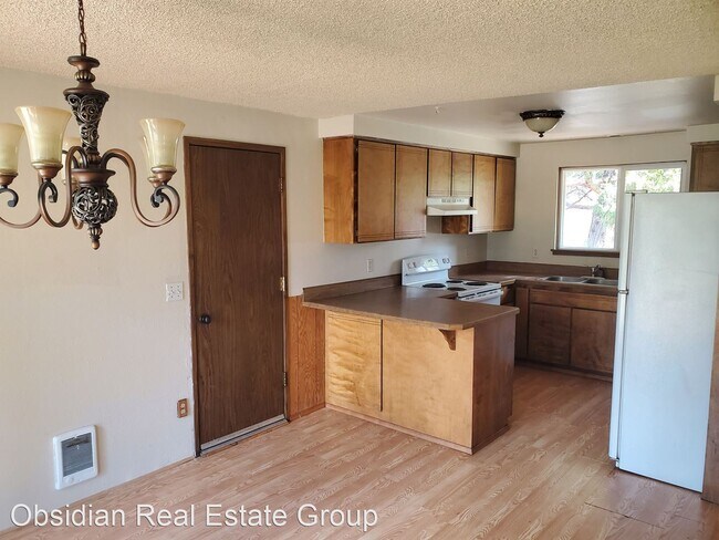Building Photo - 3 br, 2 bath House - 61583 Admiral Way