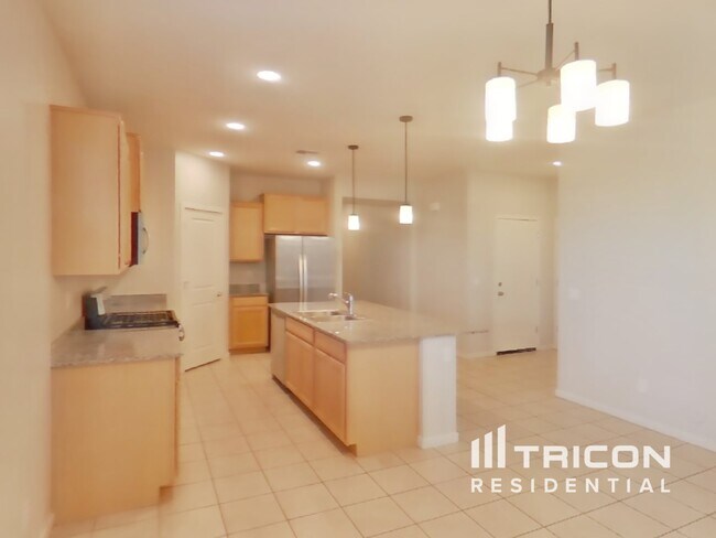 Building Photo - 40647 W Hensley Way