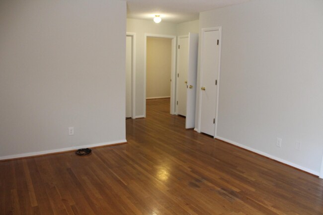Building Photo - 1401 S Roan St